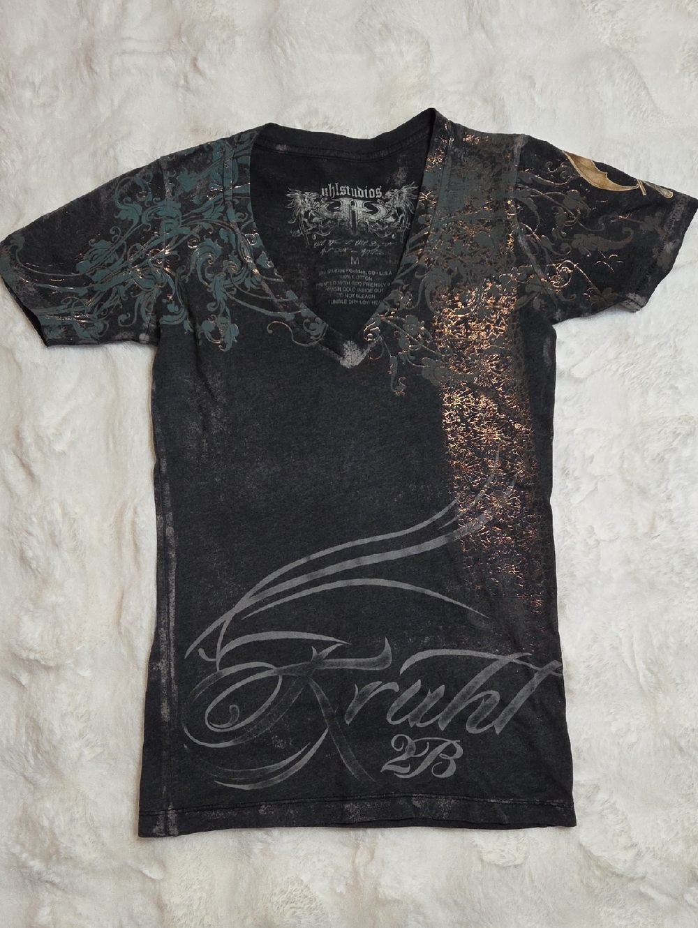 Y2K Graphic V-Neck Short Sleeve Tee